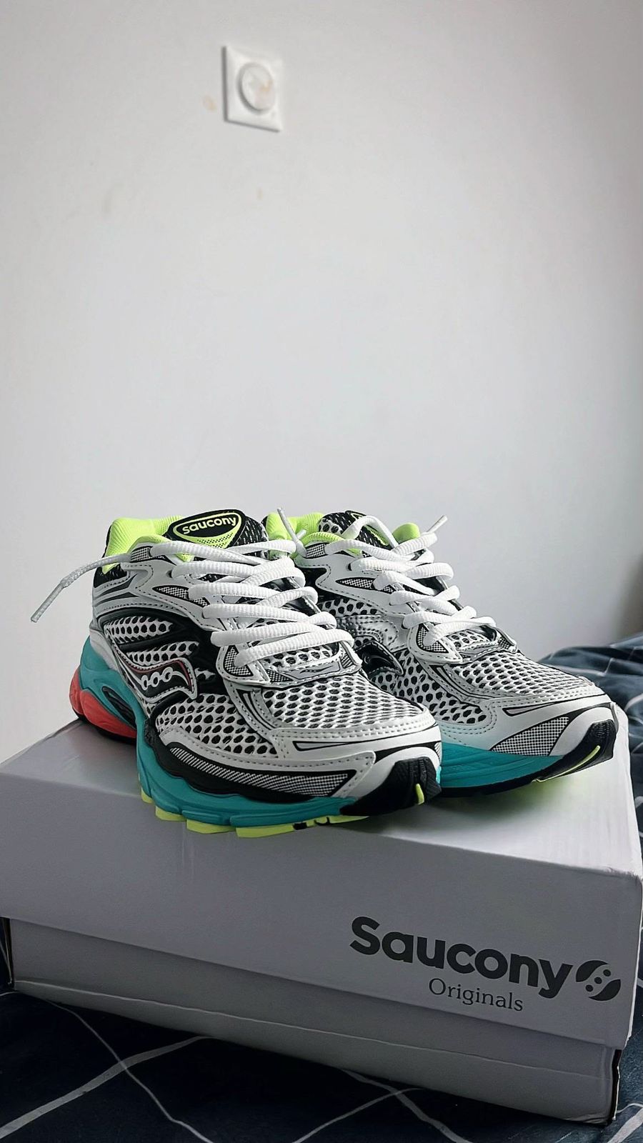 Saucony Progrid Omni 9 Mutant — Sneakers tendance édition limitée streetwear